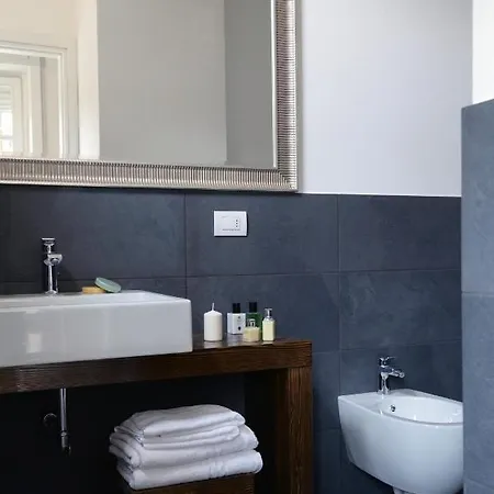 Myhomeincomo - Art Design Suites Apartment *