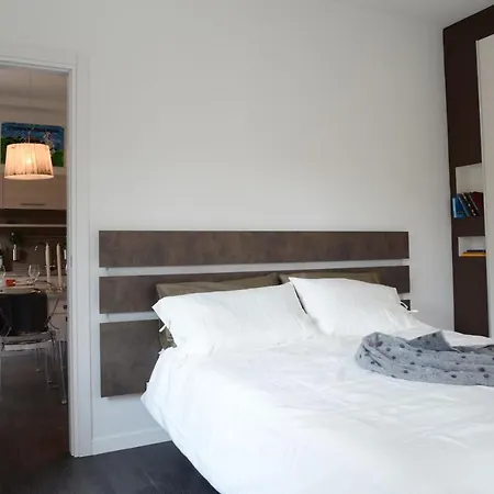 Myhomeincomo - Art Design Suites